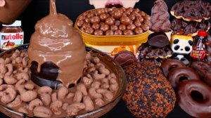 много...много шоколада 🍫🍫