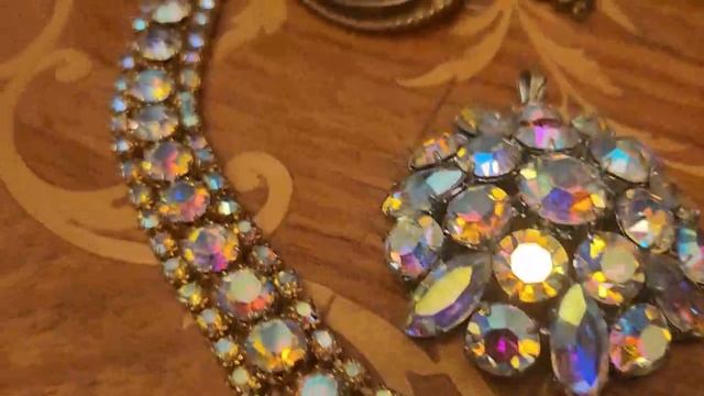 Старинные украшения. Розыгрыш приза ! Антикварные бро смотреть онлайн