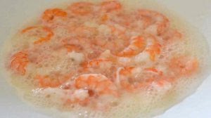 Cалат с руколой и креветками