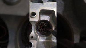 снятие Сальников клапанов без сьемника