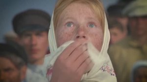 Уникальная операция - подъем крыши в сборе на второй этаж дома краном. Конструкция из стропил.