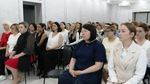 Праздник людей, которые первыми принимают на себя волны людских проблем