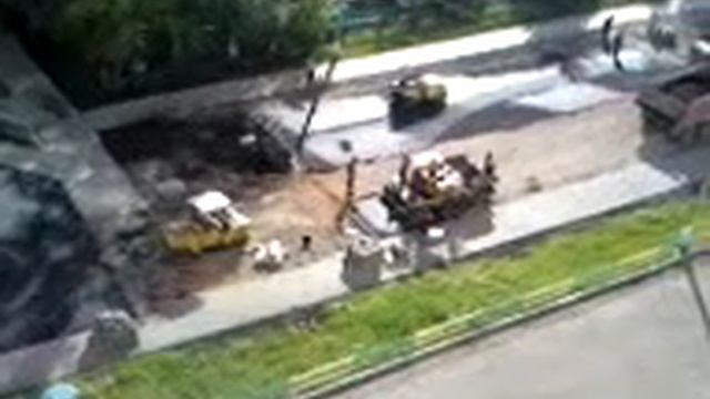 Красноярск.Солнечный.Братья из СНГ на благоустройстве двора 2021 г.