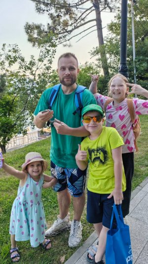 Нашли на летнем театре уже в Сочи