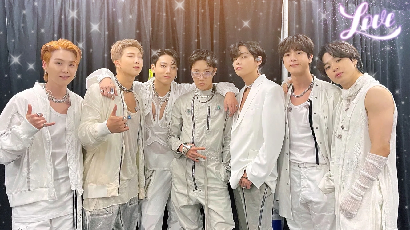 "🎤✨ Возвращение Королей: BTS готовы потрясти мир! 🌍🎶"