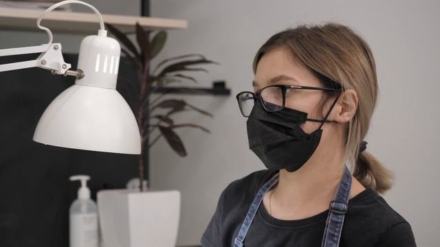 "Жіночий журнал" «Чисті на руку». Апаратний манікюр (10.1 смотреть онлайн