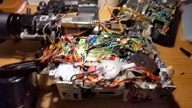 что внутри японской камеры Toshiba betamovie? розборка японск? смотреть онлайн