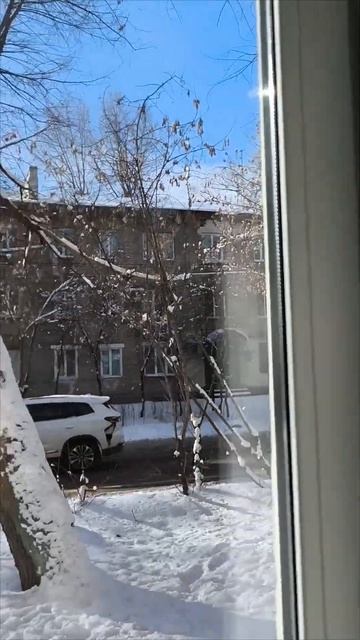 Робот - мойщик окон Kitcordtec KTC-7867 смотреть онлайн