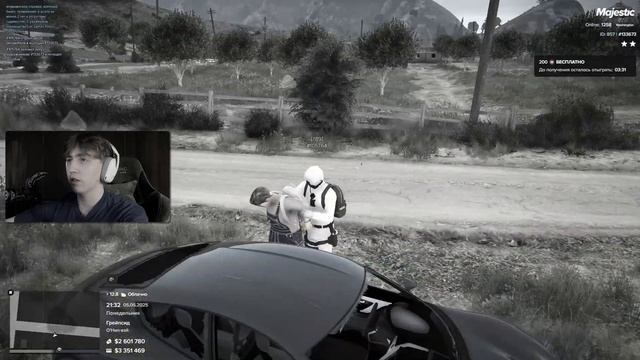СПАСАЮСЬ от ЗАДЕРЖАНИЯ ГОСНИКОВ в GTA 5 RP MAJESTIC смотреть онлайн