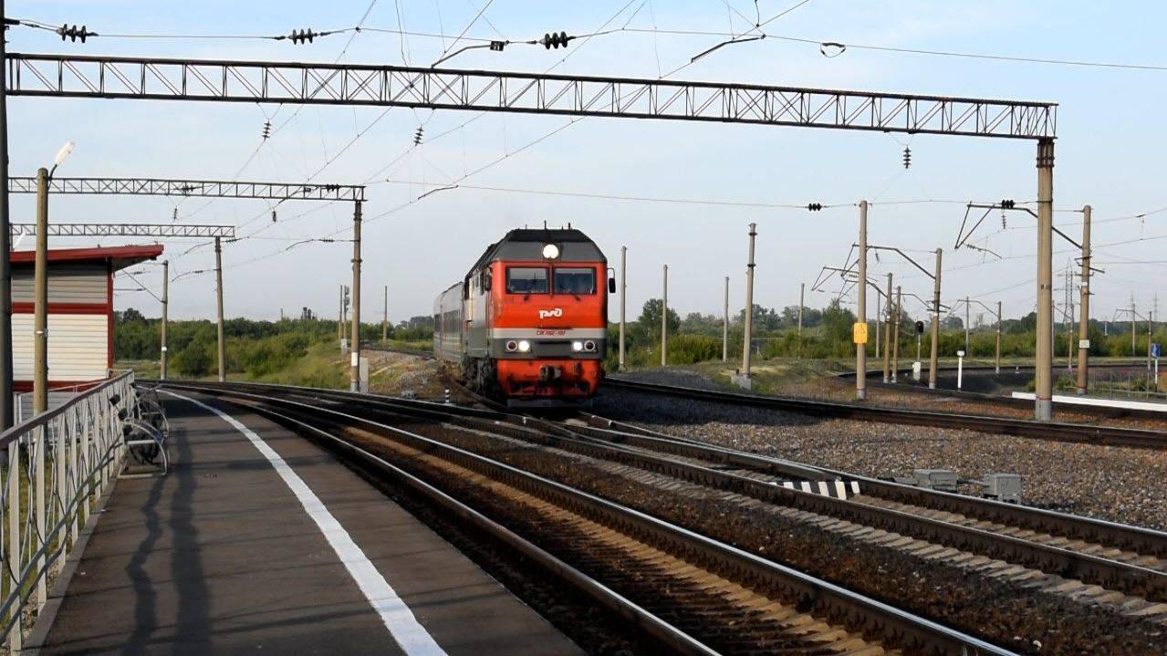 Тепловоз ТЭП70БС-199 с поездом "Калина красная".