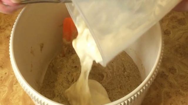 Бананово-амарантовый пирог с изюмом