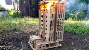 Пожар!Горит многоэтажный дом из картона!