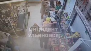 Сегодня в находке на севере этот мужчина укусил чужого ребенка и успел скрыться