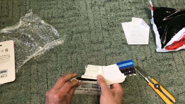 Распаковка Transcend SSD230S 256GB 2.5" SATA III 3D V-NAND TLC (TS256GSSD230S) из Rozet смотреть онлайн