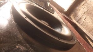 Максимальный ход сабвуфера AMP MASS 500 12D2 с усилителем SWAT M