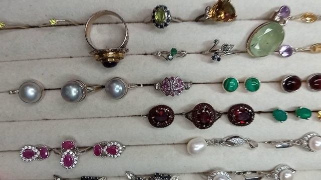 Каменная лавка (серьги,кулоны, изделия в серебре, бусы3 часть)