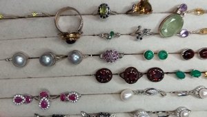 Каменная лавка (серьги,кулоны, изделия в серебре, бусы3 часть)