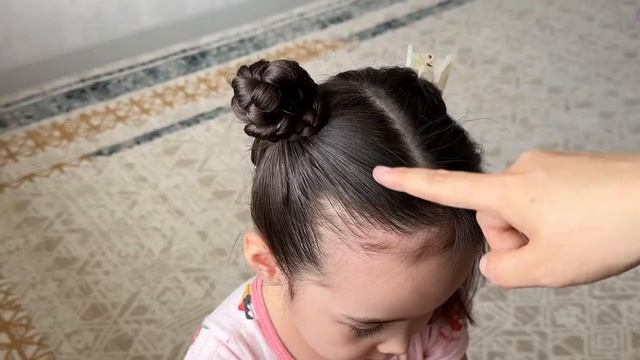 Милый и оригинальный детский причёска с резиночками и