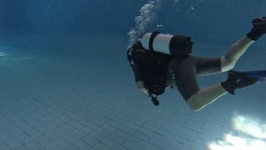 Дайвинг в бассейне