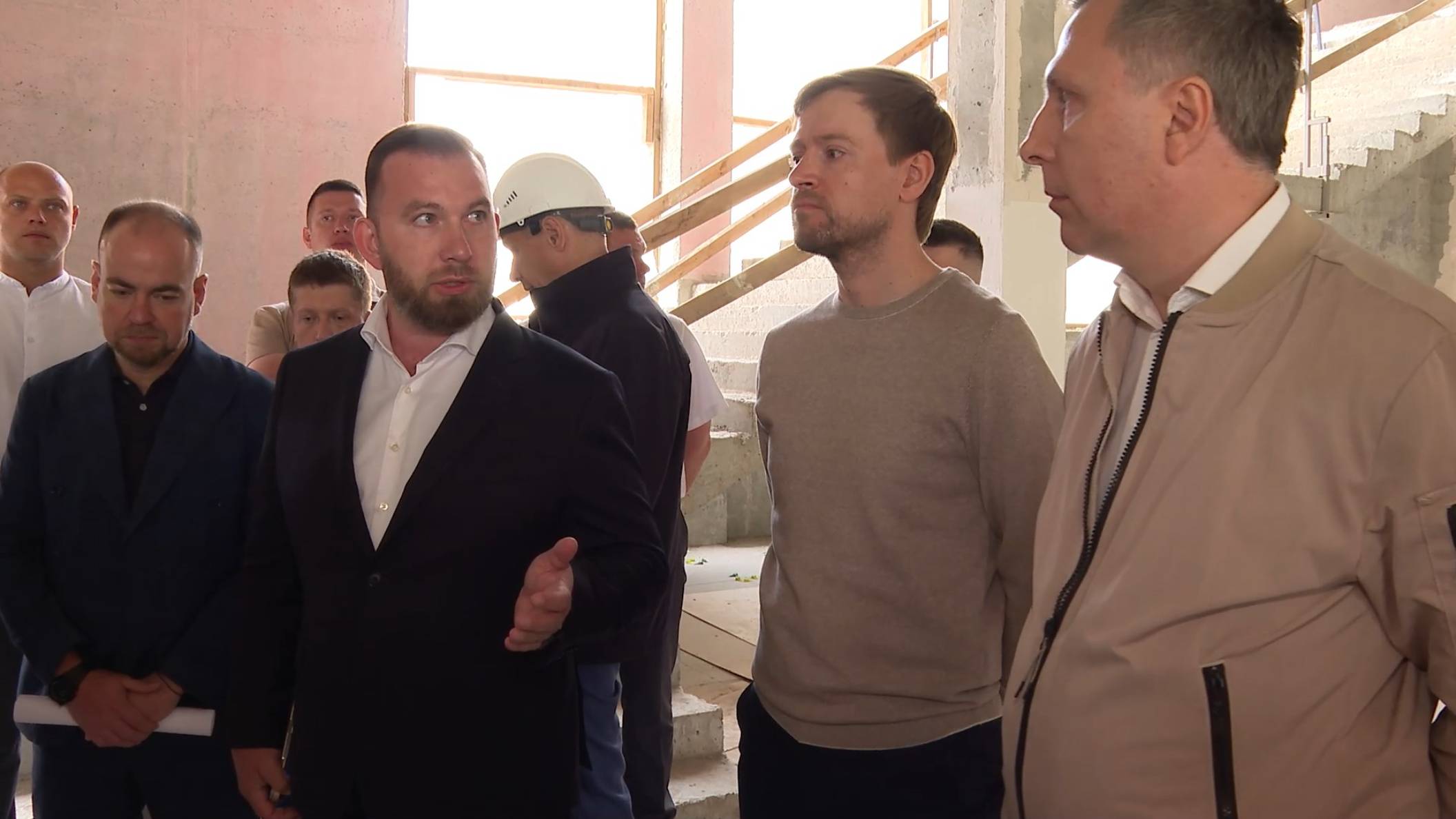 Юлия Купецкая вместе с родительским комитетом проверили ход строительства корпуса гимназии № 17
