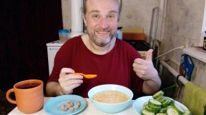 обед. доброго здоровья. вкусный гороховый супец. мукбанг. обжор. еда на камеру. диета. шизофрения.