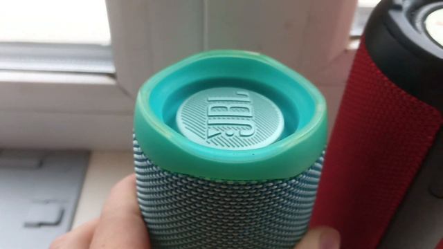 tronsmart t6 давит и уходит от конкурента  jbl flip 5 и делает зе? смотреть онлайн