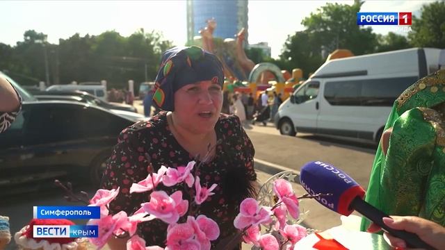 Мусульмане Крыма сегодня впервые отметили Курбан-Байрам возле Соборной мечети.