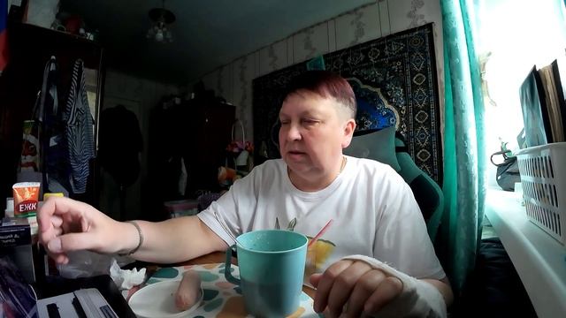 МУКБАНГ ОКРОШКА ПО-ДОМАШНЕМУ, САРДЕЛЬКА СТОЛОВАЯ и ХРЕНАДЁР С РЖАНЫМ БАГЕТОМ
