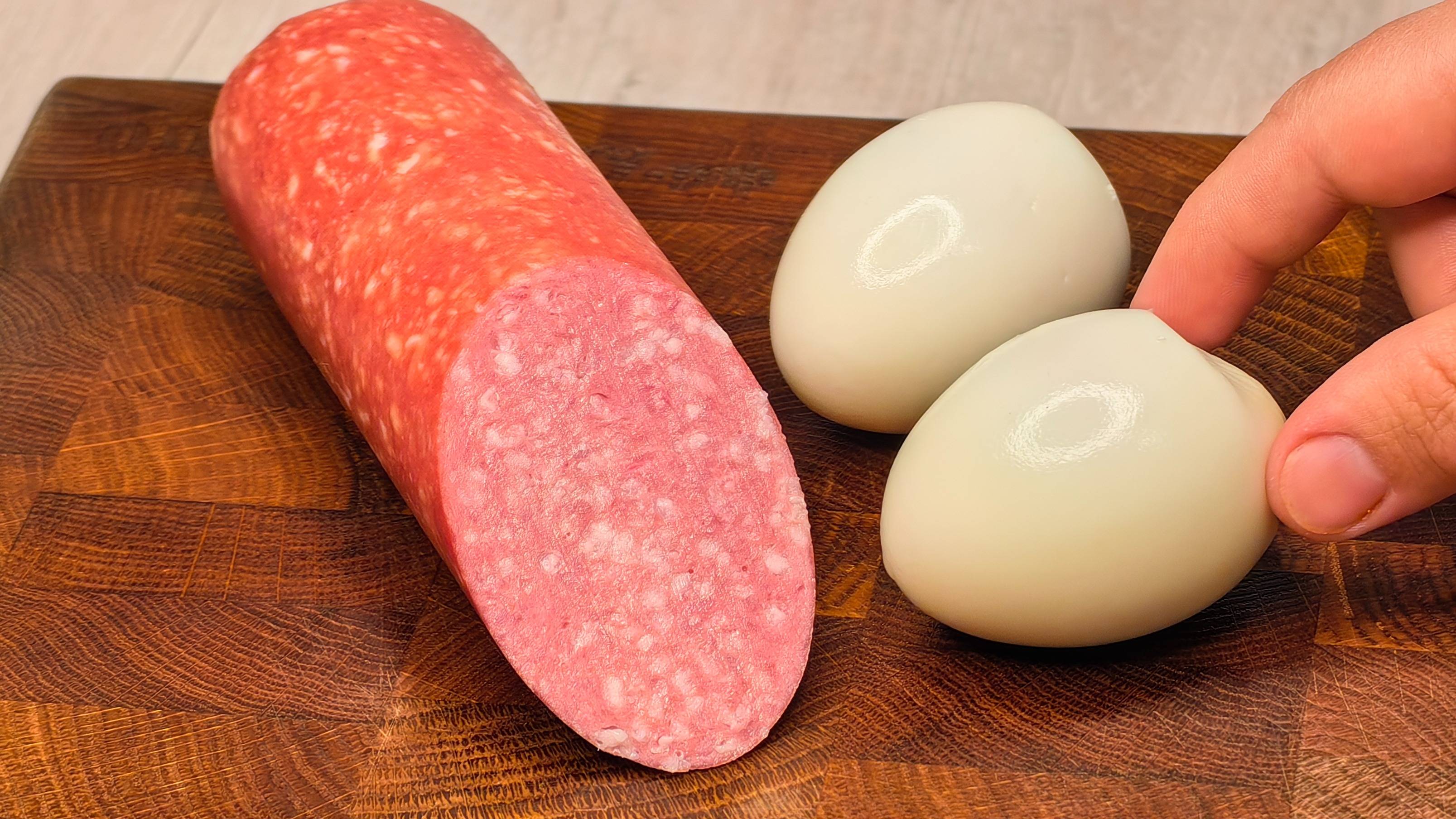 Ну очень вкусный салат! Салат "Деревенский" за 10 минут! Все обалдели, когда попробовали!