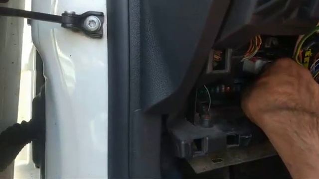 Как обычная магнитола может разрядить аккумулятор на смотреть онлайн