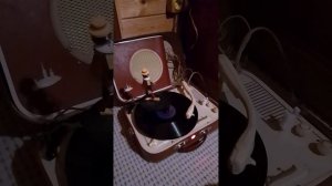 Фокстрот Весельчак и электрофон Юбилейный+ граммофонная игрушка