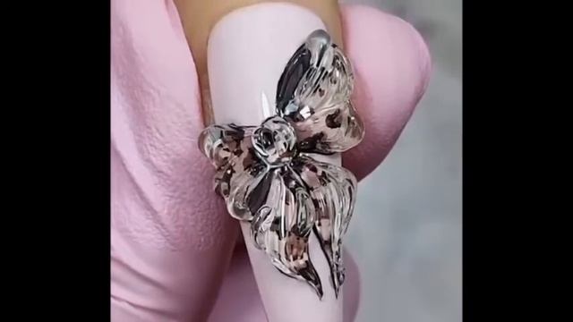 Шикарный нюд на длинных ногтях смотреть онлайн