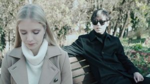 Trailer While the Auto Waits