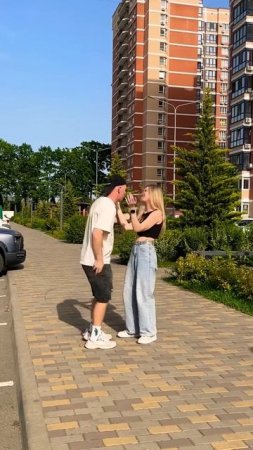 Спас девушку!