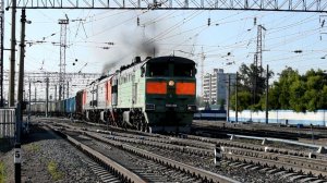 Тепловозы 2ТЭ10У-0464А+2ТЭ10М-2738. Отправление полуторной тяги. Звук 10Д100.