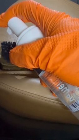 Как почистить салон автомобиля своими руками!