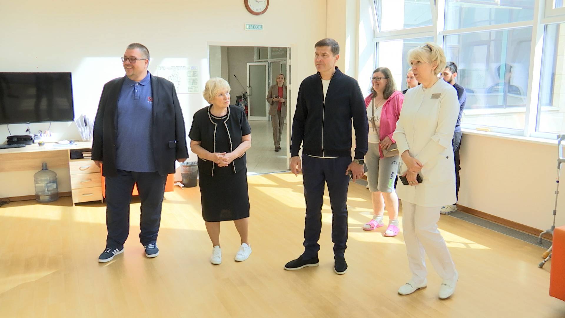 Глава округа и депутат Мособлдумы посетили лечебно-реабилитационный центр