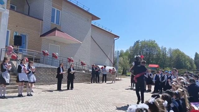 Прозвучал последний звонок для выпускников Мало-Лызи? смотреть онлайн