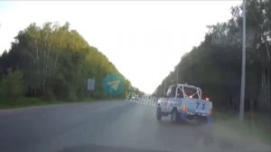 На Сельдинском шоссе сегодня едва не произошло ДТП  Момент попал на регистратор