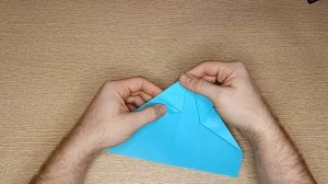 Как сделать самолетик из бумаги легко, летит далеко и быстро