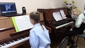 Открытый урок "Работа над кантиленой в классе фортепиано" 1ч
Препод. Зенченкова В. Г.