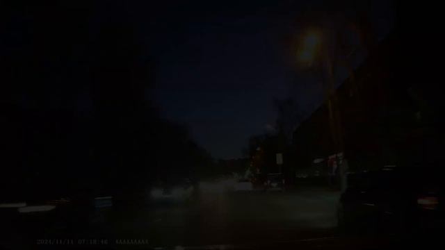 Видеорегистратор зеркало INTEGO Basic VX-475MR смотреть онлайн