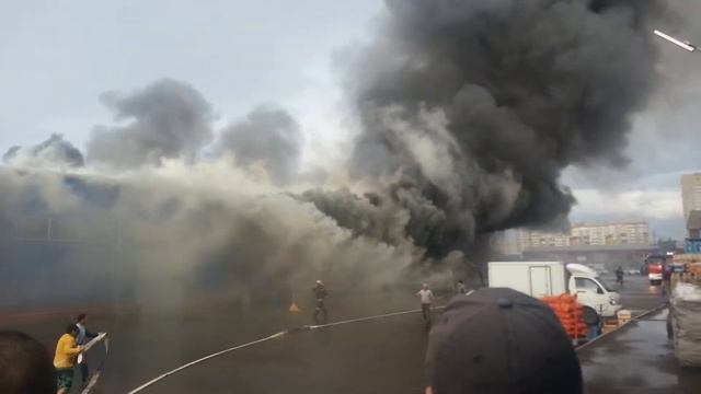 Горит склад в Красноярске на ул. Шахтеров 12.08.2019 смотреть онлайн