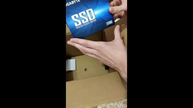 Распаковка Gigabyte SSD 120GB из Rozetka смотреть онлайн