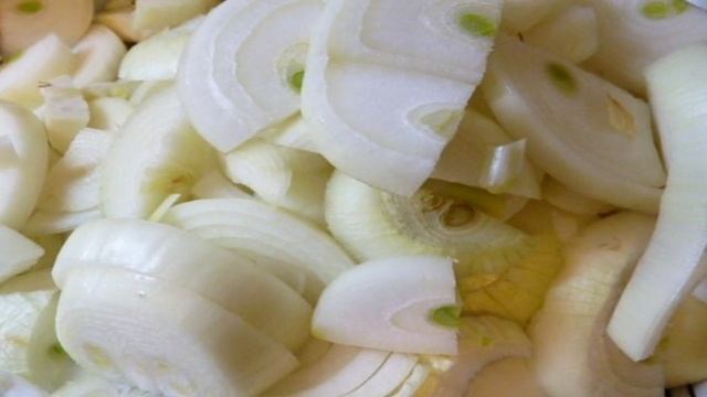 Греческий лук с мягким сыром