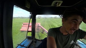 продолжение сенокоса докосил один участок переехал на другой