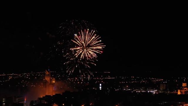 Красивое видео 4K FULL HD КРАСКИ ПОПАДАНИЕ В ГЛАЗА I РАДУЕТ смотреть онлайн