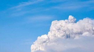 Пепловый выброс высотой до 6 км произошел из вулкана Шивелуч на Камчатке