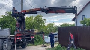 10-06-2025 как работает кран #мусоровоз #техника #мусор #контейнер #trash #truck #погрузчи