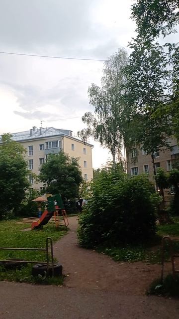 Городские пейзажи в облачную погоду: летняя прогулка. Прогулки без повода